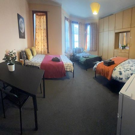 25 Minutes To Central London Rooms 35 Luaran gambar