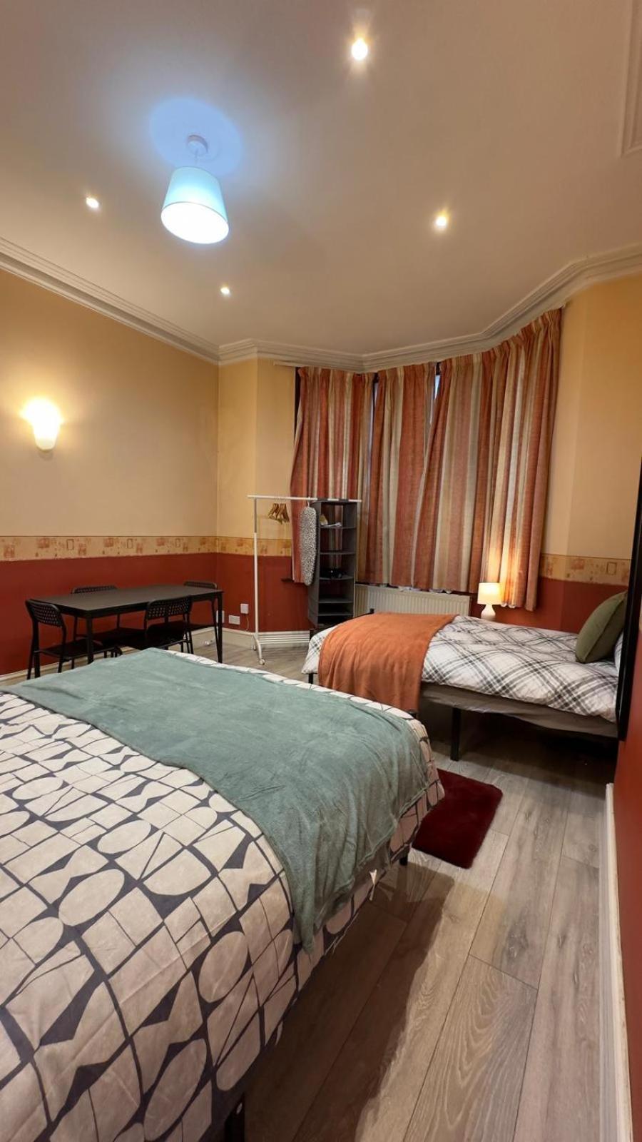 25 Minutes To Central London Rooms 35 Luaran gambar