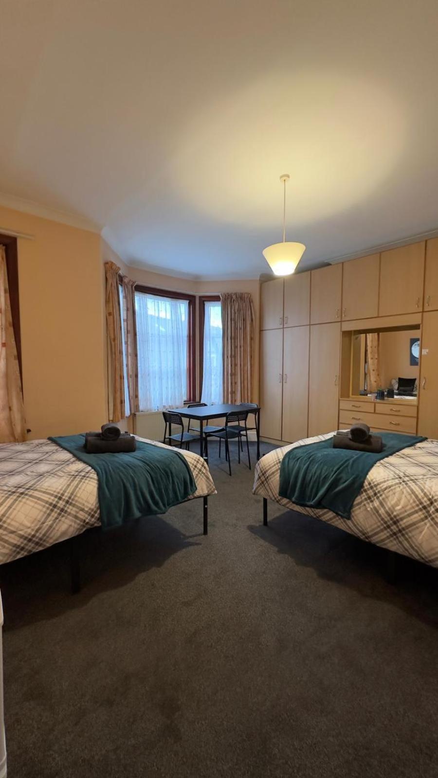 25 Minutes To Central London Rooms 35 Bilik gambar