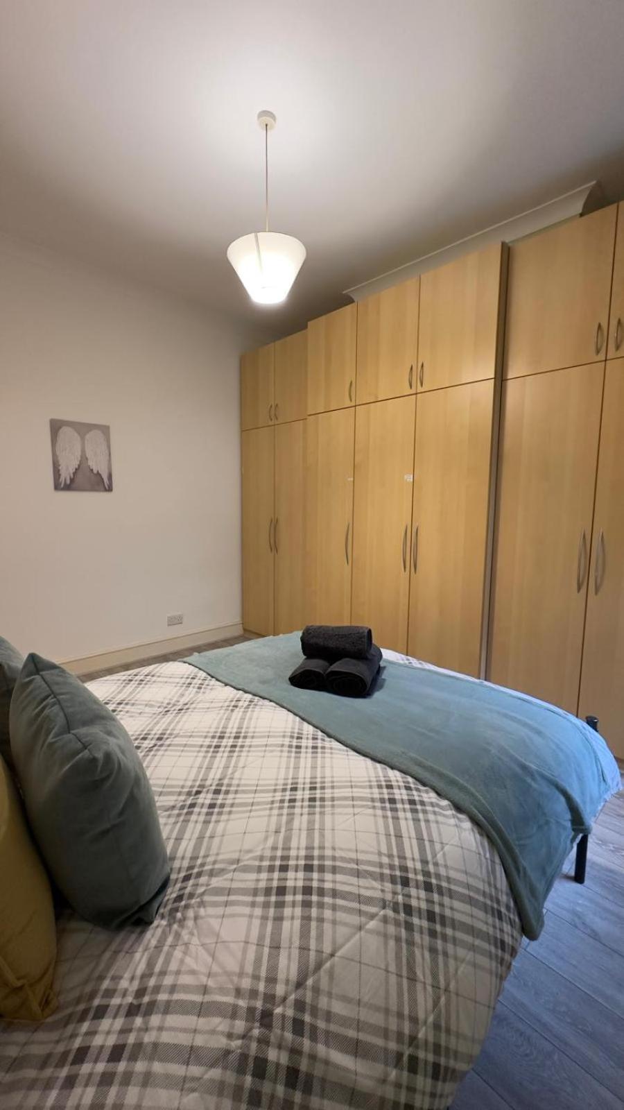 25 Minutes To Central London Rooms 35 Bilik gambar