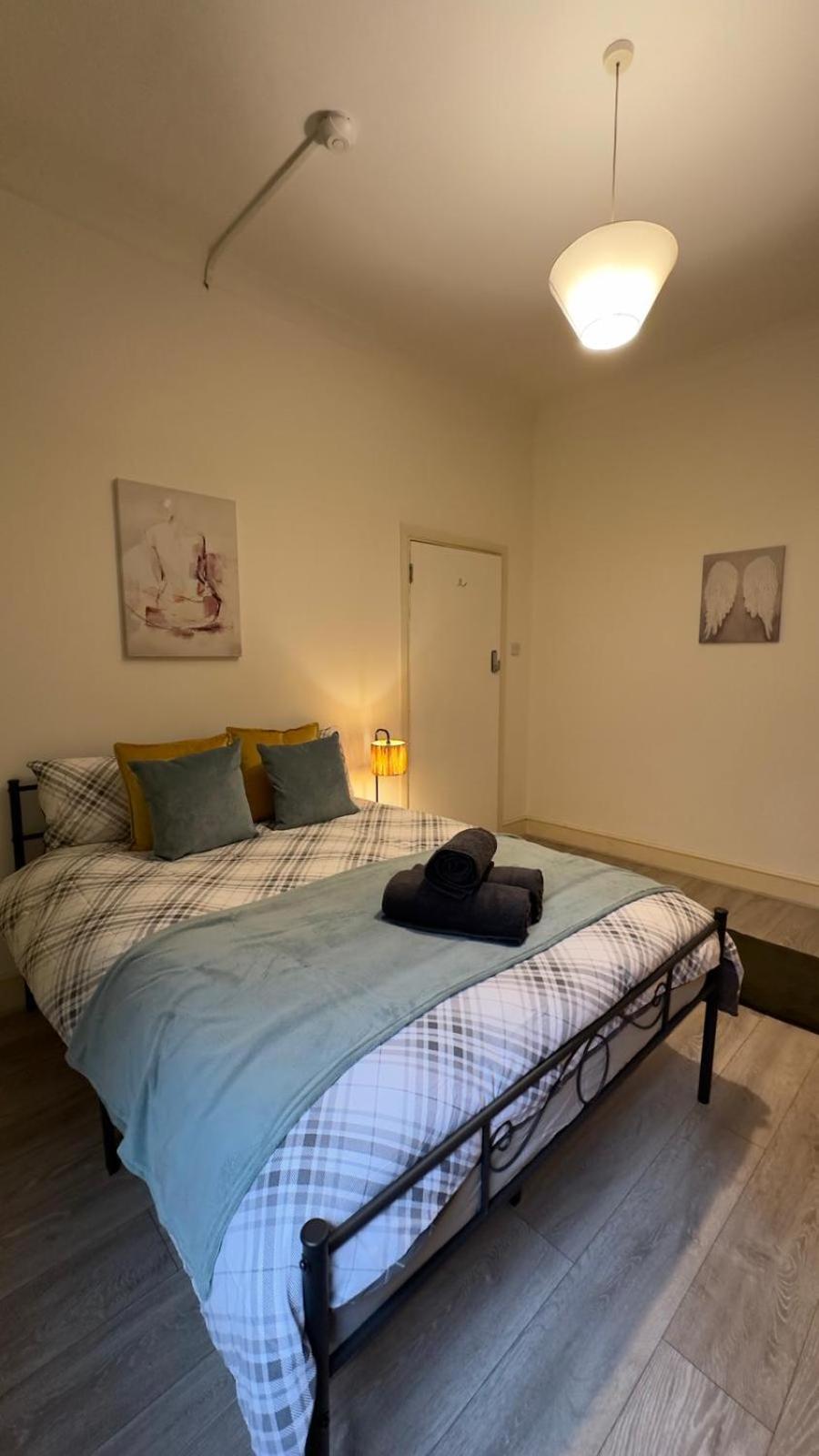 25 Minutes To Central London Rooms 35 Bilik gambar