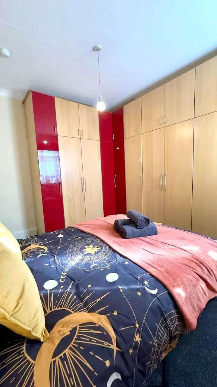 25 Minutes To Central London Rooms 35 Luaran gambar